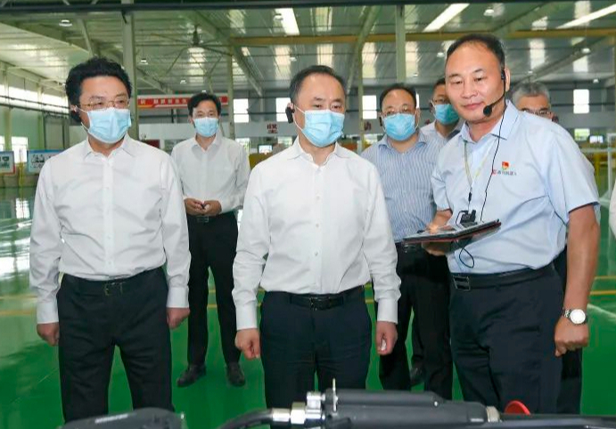 Song Lewei, Secretary of the Municipal Party Committee, encourages Xinke to expand and strengthen the special robot industry