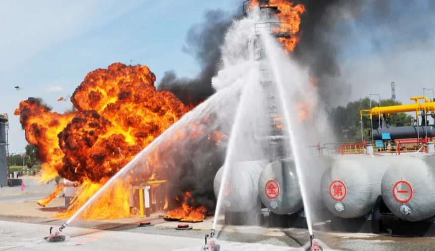 High quality and reliable use, our company has created the first domestic fire extinguishing robot "Pin Zi Biao"! ​