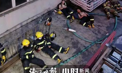 Fight all night long! Firefighting robots participate in firefighting and rescue operations in an underground warehouse of a car parts factory in Hangzhou, Zhejiang Province